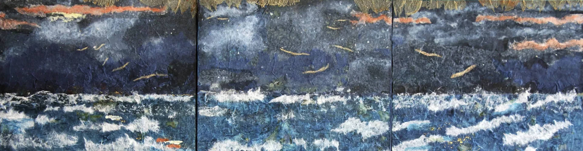 Ouvre nommée ”Mes yeux contemplent la mer”, réalisée en papier, à partir de végétaux, selon les traditions japonaises 