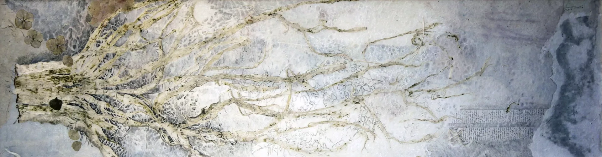 Ouvre nommée ”Gardien du silence, réalisée en papier, à partir de végétaux, selon les traditions japonaises 