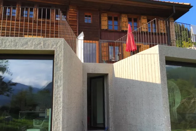 Vue extérieure de la maison de Viviane Fontaine (Vue extérieure)