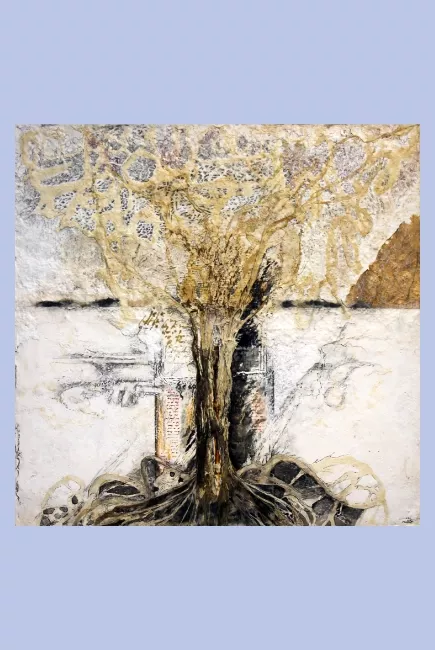 Tableau en papier de Viviane Fontaine, intitulée ”Prendre racine”, représentant un arbre pris en terre et ciel, dans un décors imprégné de nuances de couleur et de textes de journaux collés